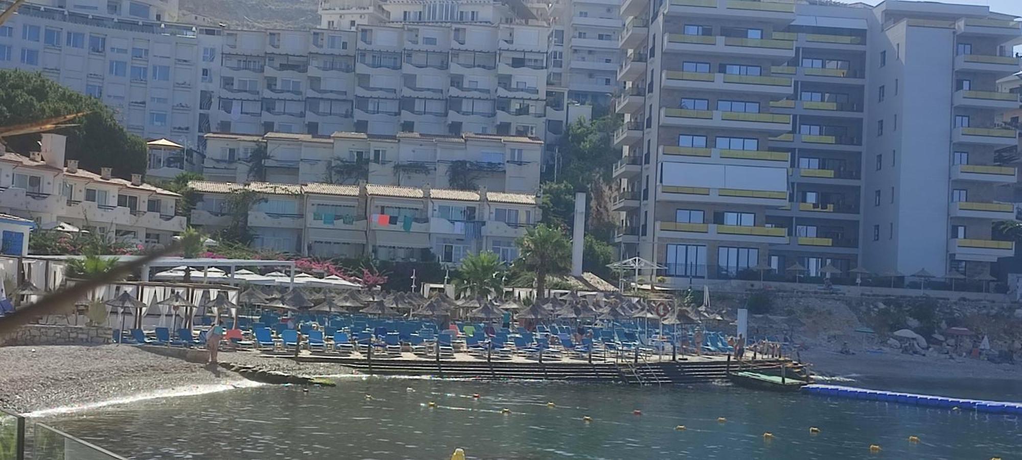 Sea Breeze Apartment Bougainville Bay Sarandë Eksteriør billede