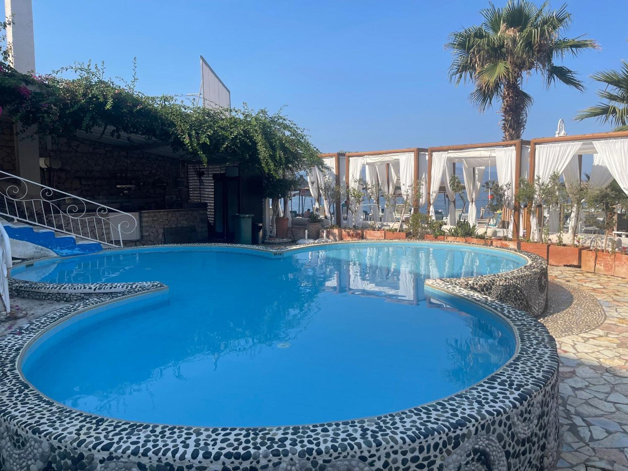 Sea Breeze Apartment Bougainville Bay Sarandë Eksteriør billede