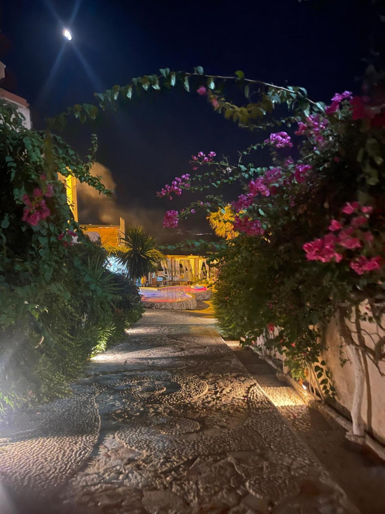 Sea Breeze Apartment Bougainville Bay Sarandë Eksteriør billede