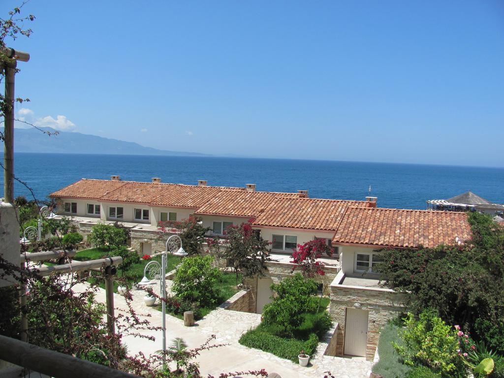 Sea Breeze Apartment Bougainville Bay Sarandë Eksteriør billede