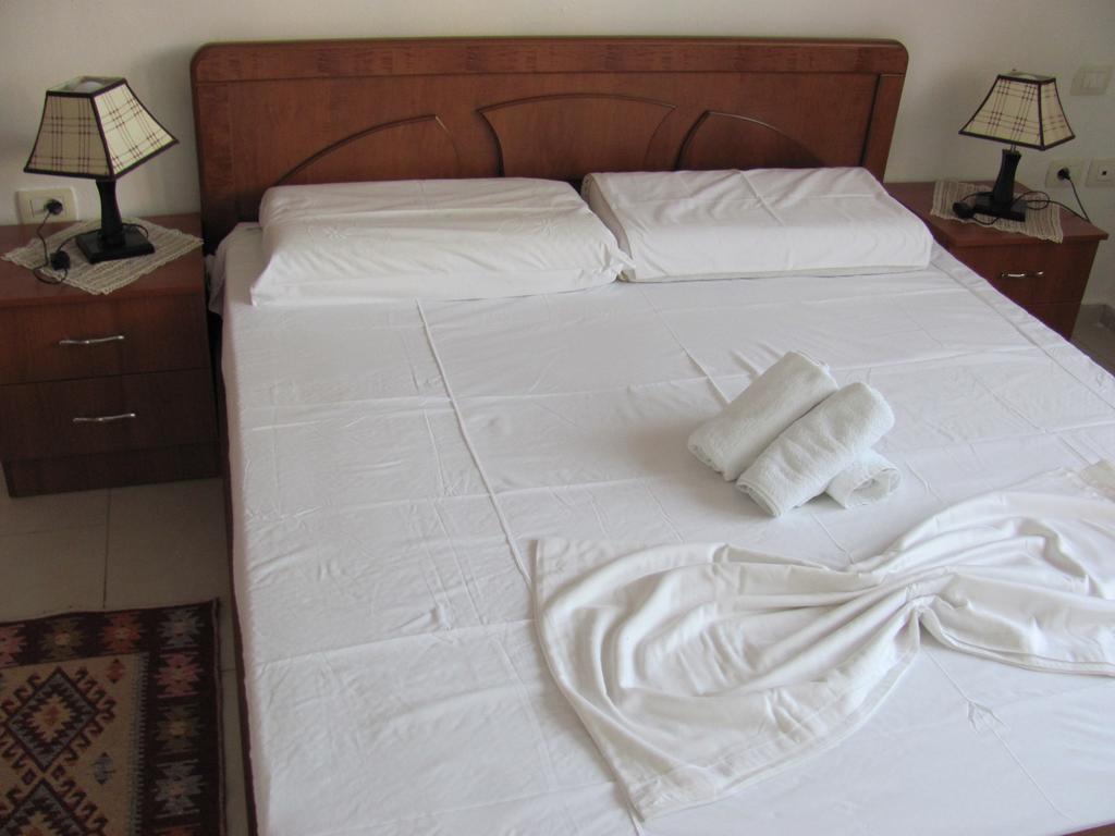 Sea Breeze Apartment Bougainville Bay Sarandë Eksteriør billede